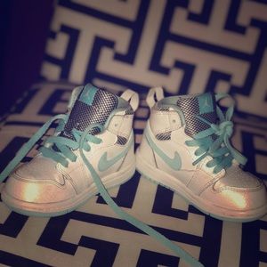 Air Jordan 1 Retro White and Blue 💫